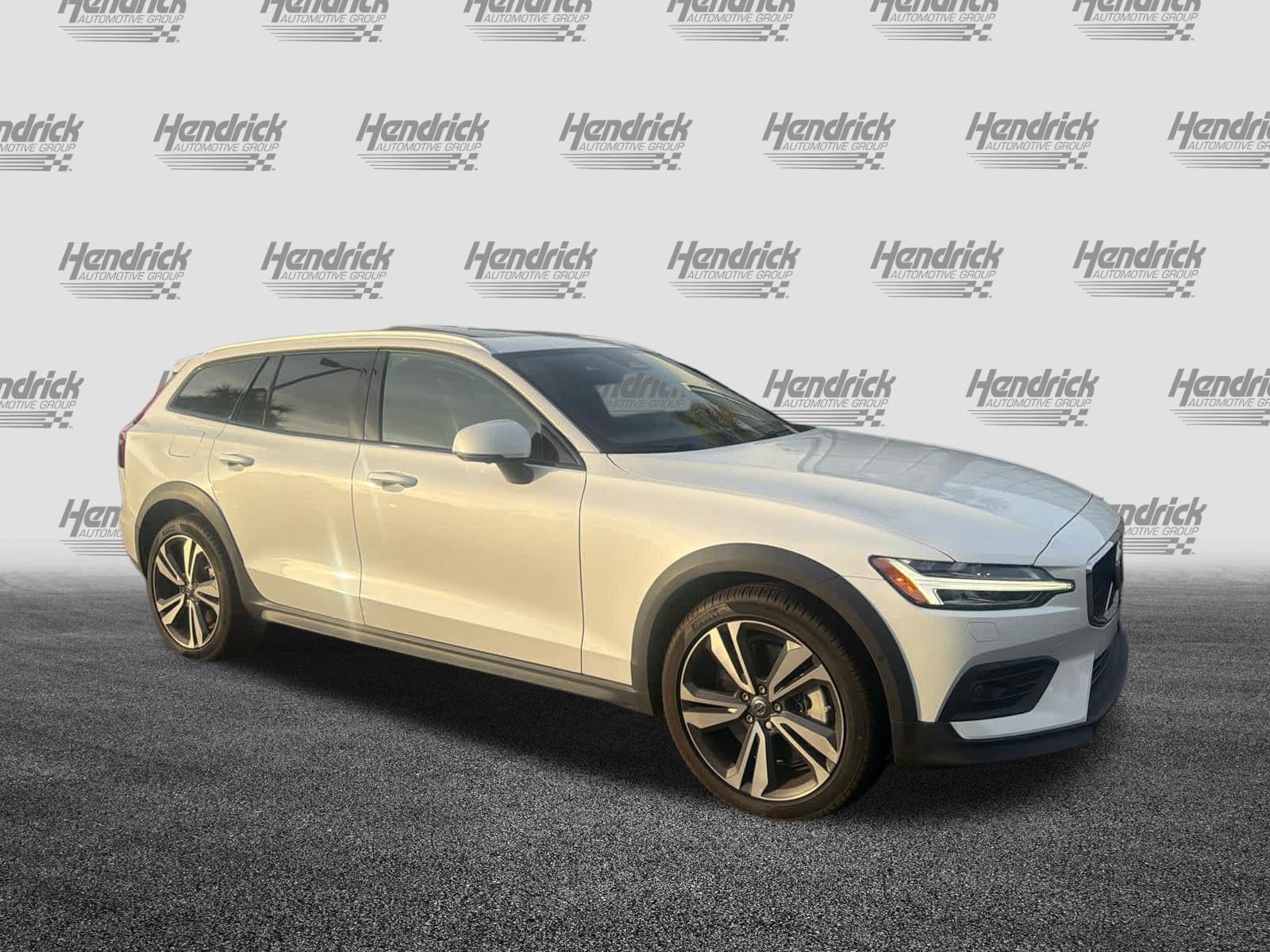 volvo v60 cross country 2024 YV4L12WY5R2137971 image volvo v60 cross country 2024 YV4L12WY5R2137971 image